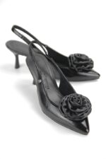 Rose Fairy Esnek Yumuşak Kaymaz Taban (4/6 cm) Siyah Rugan El Yapımı Gül Detaylı Açık Lastikli Kadın Topuklu Ayakkabı - Görsel 3