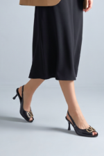 Ravisa Peep Toe Fındık Burun (4/6 cm) Altın V Toka Siyah Rugan Kadın Topuklu Ayakkabı - Görsel 2